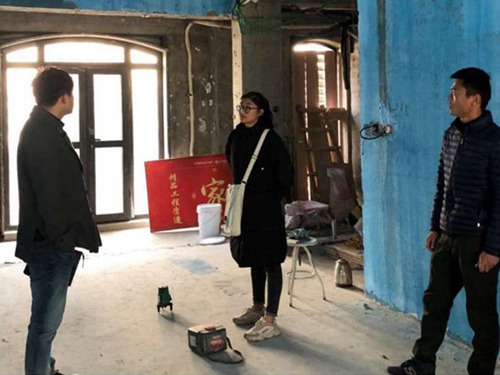 建筑室内设计专业优秀毕业生1;潘静,2017届毕业生,班级学生骨干,在校期间成绩突出,连续多个学期名列前茅,曾荣获国家励志奖学金一次。毕业后就职于济南业之峰装饰公司,任设计师一职_副本.jpg 建筑室内设计专业优秀毕业生1;潘静,2017届毕业生,班级学生骨干,在校期间成绩突出,连续多个学期名列前茅,曾荣获国家励志奖学金一次。毕业后就职于济南业之峰装饰公司,任设计师一职_副本.jpg