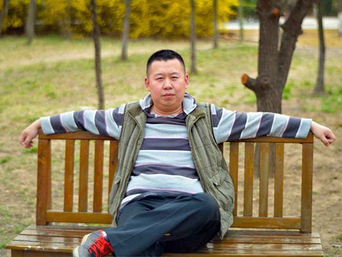 数字媒体艺术设计专业优秀毕业生1;陈志浩,电脑艺术设计专业学生,就职于阳光广告设计有限公司,并于2015年自主创业成立了正东 教育公司,从事美术及设计培训教育,现有学生超过200人。_副本.jpg 数字媒体艺术设计专业优秀毕业生1;陈志浩,电脑艺术设计专业学生,就职于阳光广告设计有限公司,并于2015年自主创业成立了正东 教育公司,从事美术及设计培训教育,现有学生超过200人。_副本.jpg