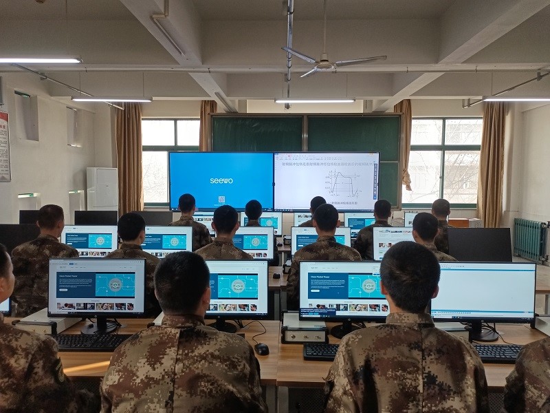 图4 雷达技术仿真实训室2.jpg 图4 雷达技术仿真实训室2.jpg