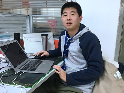 物联网应用技术专业优秀毕业生1_副本.jpg 物联网应用技术专业优秀毕业生1_副本.jpg