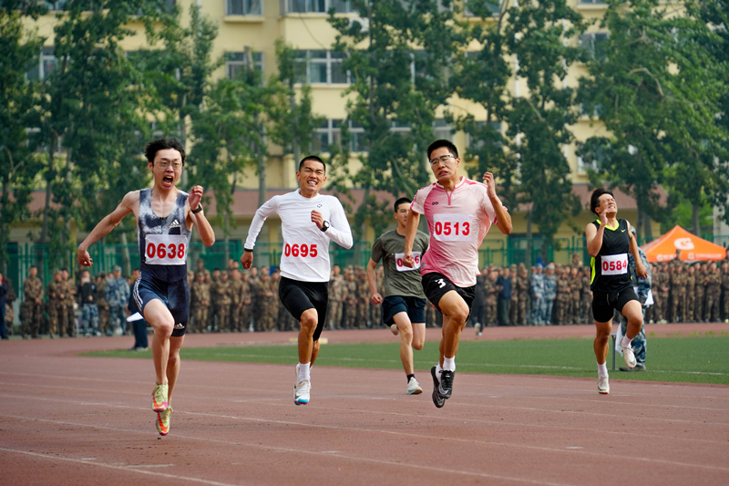 学校举行第二十一届运动会