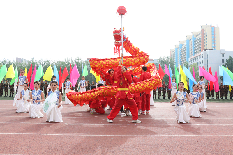 学校举行第二十一届运动会